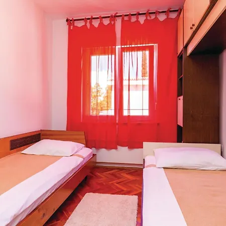 2 Bedroom Gorgeous In *