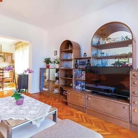 公寓 2 Bedroom Gorgeous In